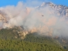 VATRA NA BLIDINJU SE NEKONTROLIRANO ŠIRI: Pogledajte kako helikopter Oružanih snaga gasi požar (VIDEO)