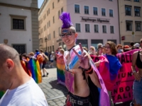 NOVI ZAKON PODIJELIO NJEMAČKU: Žestoke reakcije na prijedlog da osobe starije od 14 godina mogu jednom godišnje mijenjati ime i spol u dokumentima