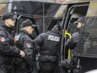 HAPŠENJA U SARAJEVU: U odvojenim policijskim akcijama uhapšeno više osoba, sumnjiče se za....