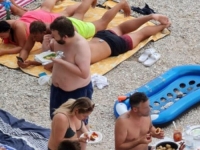 HRVATICA ISPROZIVALA TURISTE IZ SRBIJE: 'Trpate u tanjir kao da će sutra smak svijeta…!' 