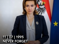 AUSTRIJSKA MINISTRICA BH. PORIJEKLA ODALA POČAST SREBRENICI: 'Jedini zločin stradalih Srebreničana bila je njihova religija'