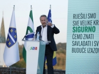 IZETBEGOVIĆ NA PLATOU KULE HUSEIN-KAPETANA GRADAŠČEVIĆA: 'Mogu me voditi u Neum, mogu me voditi u Brisel, mogu me voditi gdje god hoće, ALI...'