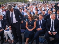 TRENUTAK NEUGODNOSTI NA PELJEŠKOM MOSTU: Svi govore o susretu mrskih neprijatelja Plenkovića i Milanovića (FOTO, VIDEO)