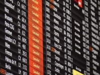 ZBOG SVAKODNEVNOG HAOSA: Londonski Heathrow ograničio broj putnika na 100.000 dnevno