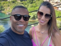 NE KRIJE ODUŠEVLJENJE LJEPOTOM GRADA NA NERETVI: Slavni brazilski nogometaš u turističkoj posjeti Mostaru (FOTO)