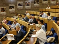 BURNO U SARAJEVU: Dom naroda Parlamenta FBiH o izmjenama Zakona o...