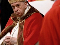 'RAT JE SVAKODNEVNA OKRUTNOST': Papa Franjo konačno odgovorio na nagađanja da se povlači