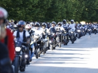 'GENOCID U SREBRENICI NEĆE SE ZABORAVITI': U Potočare stiglo oko 700 motorista da odaju počast žrtvama