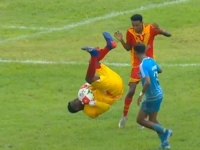 POGLEDAJTE NAJLUĐI PENAL IKADA: Kako je golmanu ovakva glupost mogla pasti na um? (VIDEO)