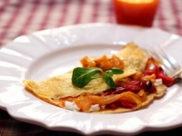 PRIJEDLOG ZA DORUČAK: Omlet sa pola žute i pola crvene paprike, i...