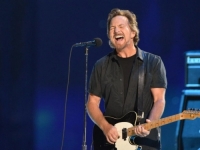 U ZADNJI TREN: Pearl Jam otkazao koncert u Beču, pjevač Eddie Vedder je...