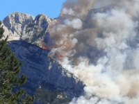 ZA HELIKOPTER JE KASNO: Požar na Blidinju izmiče kontroli