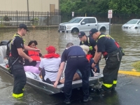 UŽASNO NEVRIJEME: Rekordne padavine izazvale velike poplave u St. Louisu (FOTO, VIDEO)