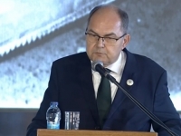 CHRISTIAN SCHMIDT NA KOMEMORACIJI U POTOČARIMA: 'Ko god pokuša negirati genocid u Srebrenici, da ga umanji ili porekne ili umanji broj žrtava, živi učahuren u svjesno odabranom neznanju'