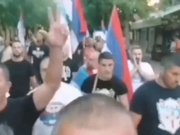 'KUKAJU BULE, OJ, LELE, EVO GA VULE…': Skandal u Crnoj Gori, muškarci sa zastavama Srbije marširali kroz Nikšić, pogledajte kako su se proveli…