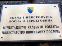 OGLASILO SE MINISTARSTVO VANJSKIH POSLOVA: 'Upoznati smo da naša ambasada u Zagrebu opstruiše informisanje građana o izborima'