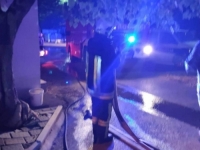BRZA INTERVENCIJA: Vatrogasci u Mostaru spasili vlasnika stana koji je bio u plamenu
