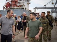 ŠANSA ZA UBLAŽAVANJE CIJENA HRANE: Volodimir Zelenskij u Odesi gledao utovar žita u brodove, čeka se početak izvoza (VIDEO)