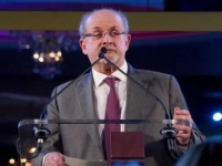 MRTAV HLADAN: Napadač na Rushdija se izjasnio da nije kriv