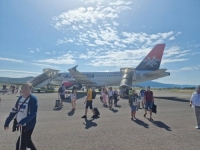 'BILO JE NALIK UDARU GROMA':  Pogledajte zastrašujući trenutak kada se čuo prasak u avionu Air Srbije zbog kojeg je morao prinudno da sleti (VIDEO)
