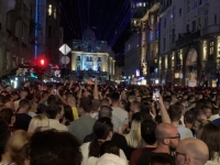 ZABAVA U CENTRU SARAJEVA U 'REŽIJI' DJ SOLOMUNA: Ples do sitnih sati (VIDEO)