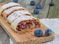 POSLASTICA ZA SVAKO DOBA DANA: Napravite štrudlu sa šljivama i...