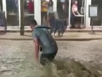 NEZAPAMĆENA OLUJA POHARALA EVROPU: Vjetar kidao krovove, padalo drveće, ima i stradalih - 'Ovo nikada nismo vidjeli' (FOTO, VIDEO)