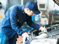 'KAKO TE NIJE SRAM...': Splićanka traži automehaničare iz Srbije i BiH, a plata koju nudi šokirala je mnoge (FOTO)