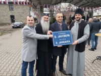 OVA FOTKA IM JE DOVOLJAN RAZLOG: SDA Bratunac poziva Bošnjake da glasaju za opoziv radikalnog načelnika