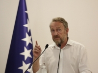 IZETBEGOVIĆ NA TRIBINI SDA: 'Mi nismo ljudi koji reaguju na pritisak, mi smo dobri...'