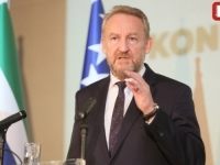 IZETBEGOVIĆ U ŽELJEZNOM POLJU: 'Znamo da ova zemlja nije samo naša...'