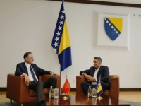 BEĆIROVIĆ RAZGOVARAO SA ŠEFOM CRNOGORSKE DIPLOMATIJE: 'Crna Gora se nikada nije miješala u izbore u drugim državama, pa neće ni sada'