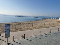 KRAĐA 'UŽIVO': Dok turista priča kako je na odmoru iza njega se odvija drama (VIDEO)