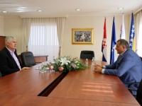 ONI KAO DA NEMAJU SVOJIH PROBLEMA: 'I Izrael se 'upecao' na legitimno političko predstavljanje'