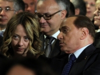 DESNIČARI PREUZIMAJU ITALIJU: Na scenu se vraća 'Bunga bunga' lisac, a moguća nova premijerka brani se da nije fašista