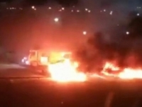 SNIMKE TOTALNOG HAOSA: Bijesni navijači nakon poraza zapalili automobile igračima... (VIDEO)