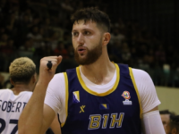 JUSUF NURKIĆ ĆE DOBITI HRVATSKI PASOŠ: Ali, naši navijači ne trebaju brinuti, ima ga i Džeko; 'Niti Hrvatska planira 'oteti' ovog sjajnog centra, niti on ima želju za...'