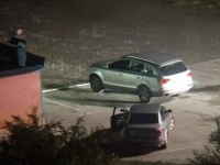 NA PARKINGU U KONJICU: Dvojica napala trećeg, on se udaljilo do automobila, uzeo vatreno oružje, vratio se i pucao