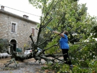 NEZAPAMĆENO NEVRIJEME: Na Korzici poginulo troje ljudi, među žrtvama i 13-godišnja djevojčica (VIDEO)