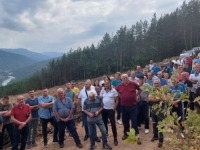 'CILJ JE ISELJAVANJE KOMPLETNE DOLINE, DO GORAŽDA': Stanovnici Foče i Ustikoline protestirali protiv gradnje deponije
