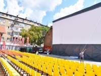 PRIBLIŽAVA SE POČETAK SFF-a: Podignuto najveće filmsko platno u regiji, pogledajte detalje (FOTO)