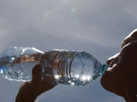 KORISTE GA I DOKTORI: Jednostavan trik otkriva pijete li dovoljno vode, ali ni to nije sve…
