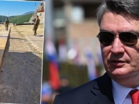 DA LI SU SVE DASKE NA BROJU: Milanović prvo naredio vojnicima da postave daske za crveni tepih, a onda i da ih iščupaju