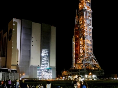 KLJUČNO PUTOVANJE NA MJESEC: NASA-ina divovska nova raketa sprema se za prvo lansiranje