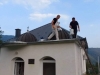 OVO JE BOSNA: Obećanje ispunjeno, katolički svećenik popravio krov džamije… (FOTO)