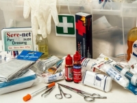 VLADA SAD-a OBJAVILA: 14 stvari koje morate imati u kompletu za preživljavanje
