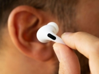 GLASINE U POSLJEDNJI ČAS: Apple bi ove sedmice uz iPhone mogao predstaviti i...