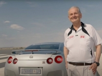 NIKAD NIJE KASNO: Sa 75 godina prvi put vozio preko 320 km/h (VIDEO)