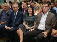 NJIHOVA LICA 'ZVUČE POZNATO': Mirka Šarovića i Jelenu Trivić na Palama podržali 'povratnici u djelu' - Radomir Kojić, Jovan Škobo, Dragan Šojić...