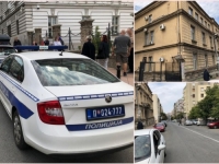 SVI DETALJI DANAŠNJEG KRVAVOG PIRA U BEOGRADU: Napadač nožem ubadao sljedbenike Prve Hristove crkve (FOTO)